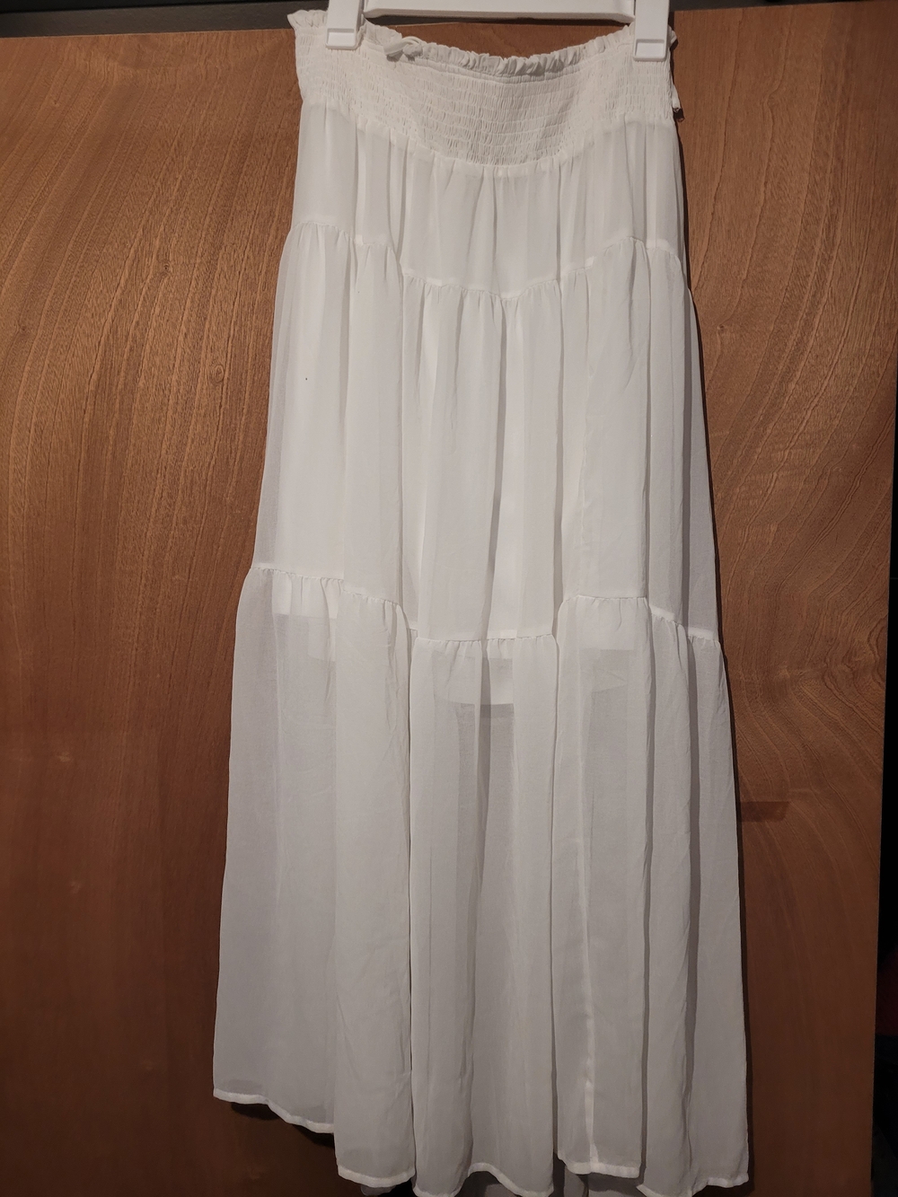 Women’s White Tiered Maxi Skirt - Elastic Waist Size 2xl And Bottom Is Sheer
